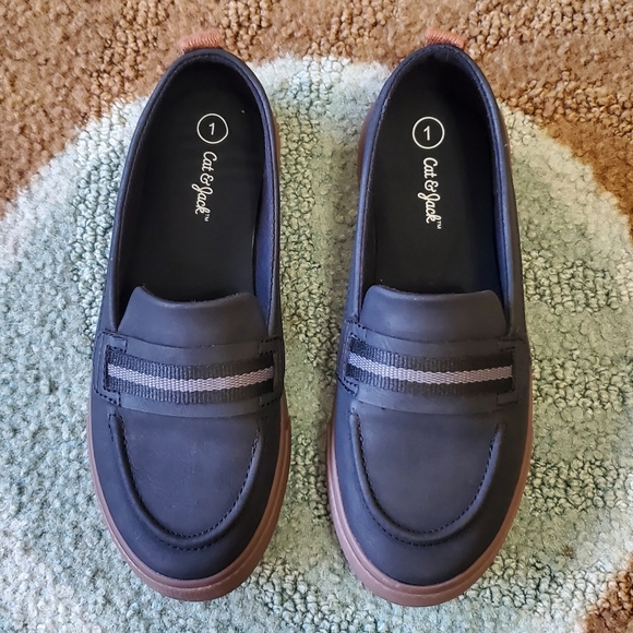 Cat & Jack Other - Cat & Jack Lyam loafer shoe, boys size 1 - Excellent used cond.! Charcoal Gray